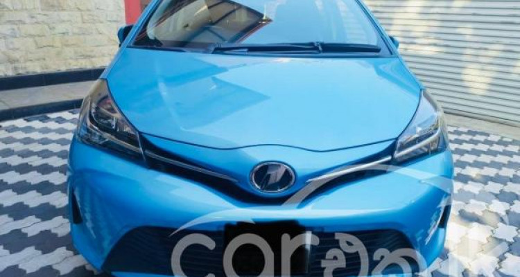 TOYOTA VITZ 2016