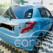 TOYOTA VITZ 2016