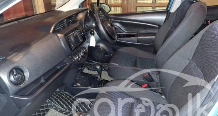 TOYOTA VITZ 2016