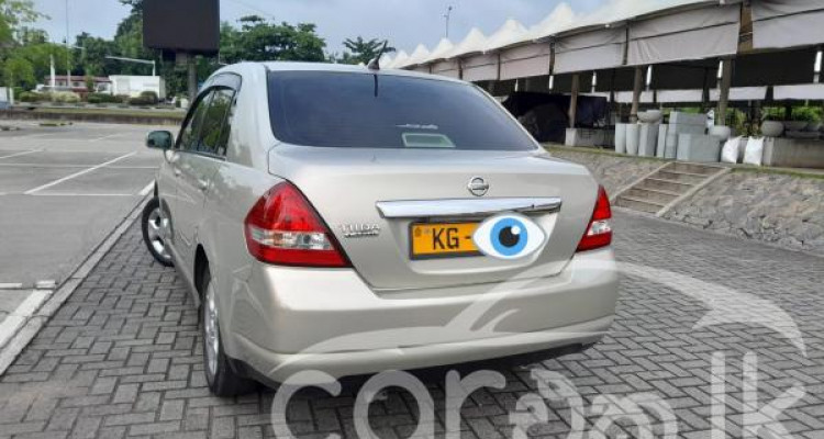 NISSAN TIIDA 2008