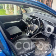 TOYOTA VITZ 2015