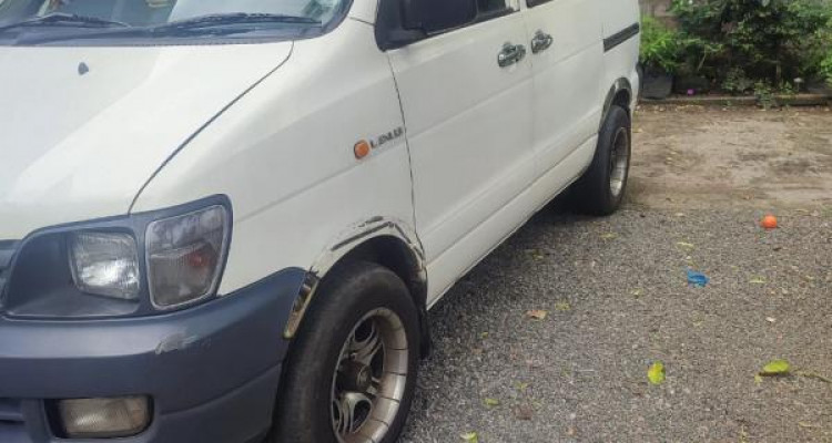 TOYOTA NOAH 1998