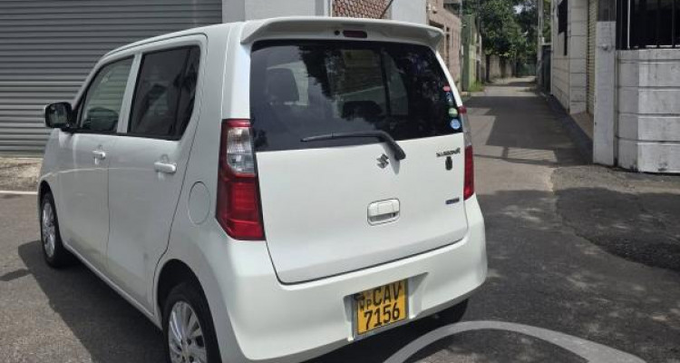 SUZUKI WAGON R FX 2016