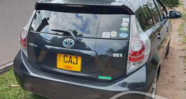 TOYOTA AQUA 2013