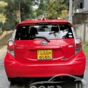 TOYOTA AQUA 2012