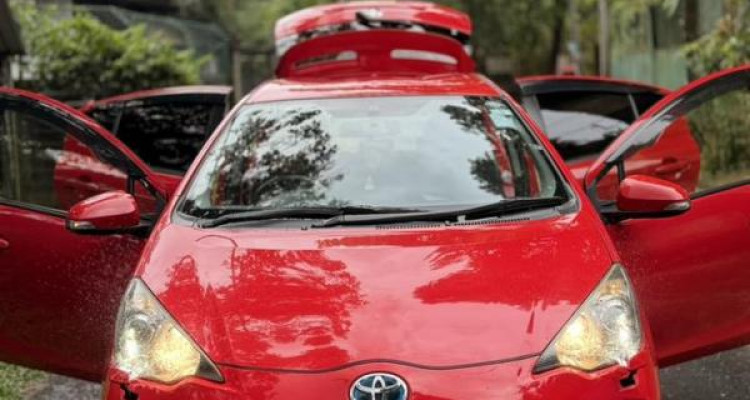 TOYOTA AQUA 2012