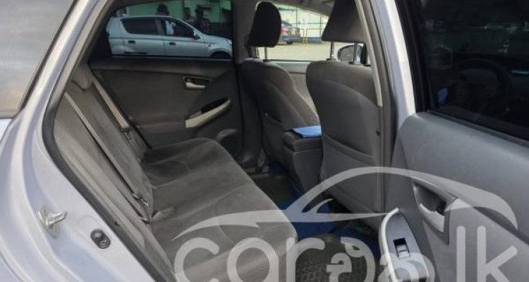 TOYOTA PRIUS 2011