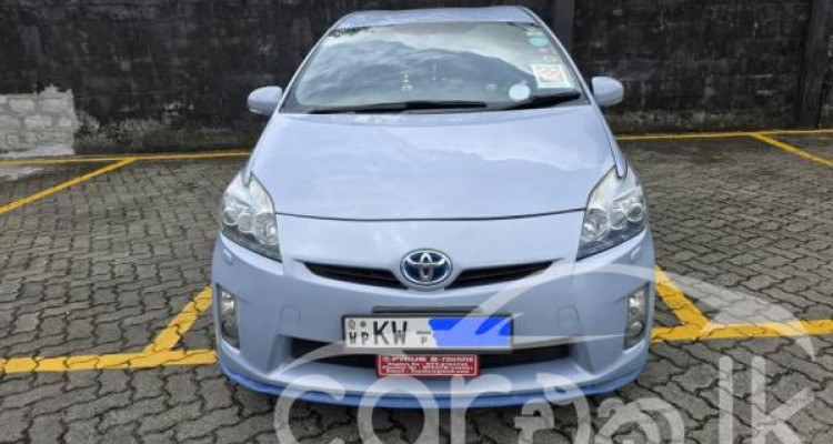 TOYOTA PRIUS 2011