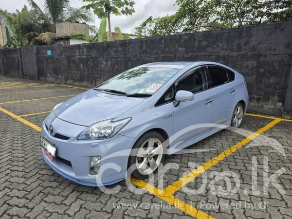 TOYOTA PRIUS 2011