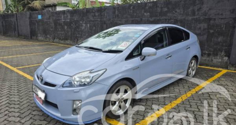 TOYOTA PRIUS 2011