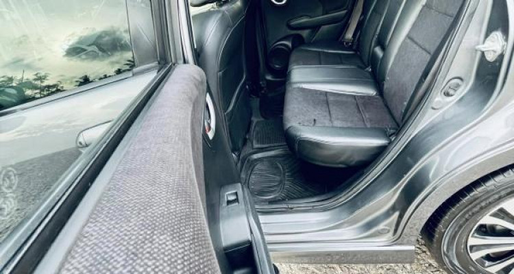 HONDA FIT SHUTTLE 2014