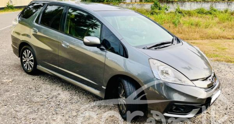 HONDA FIT SHUTTLE 2014