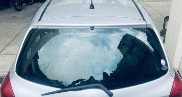 TOYOTA VITZ 2005