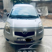 TOYOTA VITZ 2005