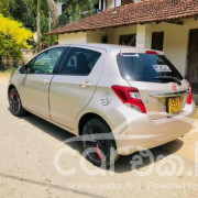 TOYOTA VITZ 2016