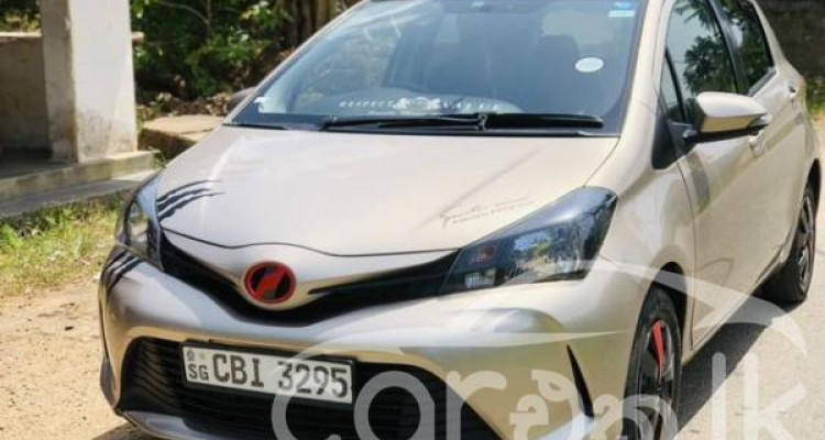 TOYOTA VITZ 2016