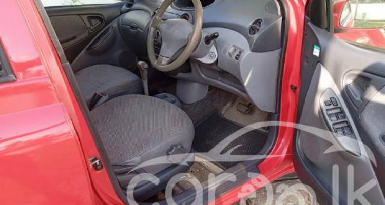 TOYOTA VITZ 1999
