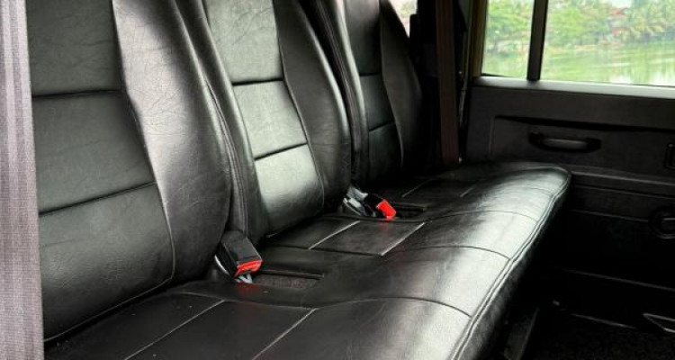 LAND ROVER DEFENDER 2002