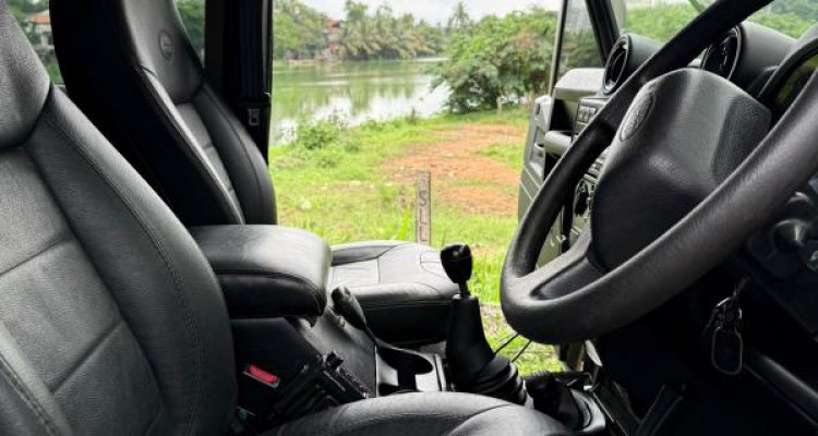 LAND ROVER DEFENDER 2002