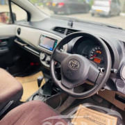 TOYOTA VITZ 2012