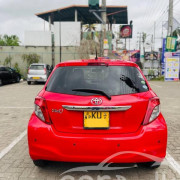 TOYOTA VITZ 2012