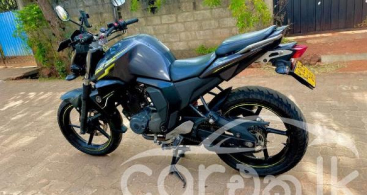 YAMAHA FZ 2016