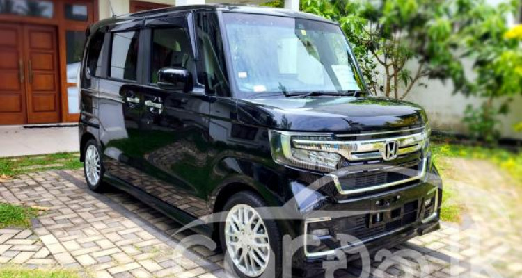 HONDA N-BOX 2023