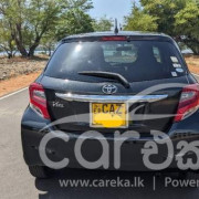TOYOTA VITZ 2015