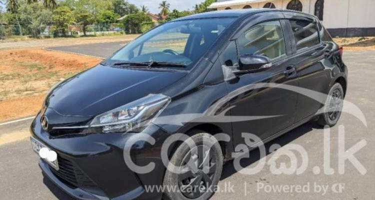 TOYOTA VITZ 2015
