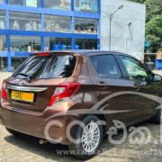 TOYOTA VITZ 2015