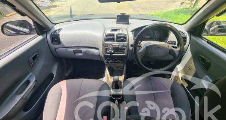 HYUNDAI ACCENT 2003