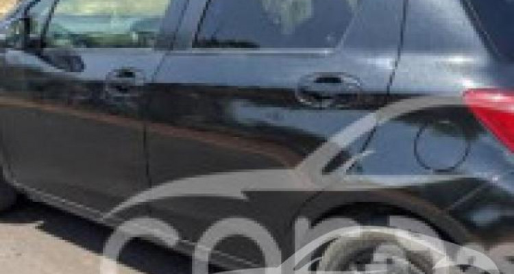 TOYOTA VITZ 2015