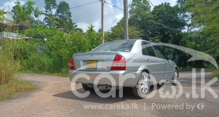 MAZDA FAMILIA 2001