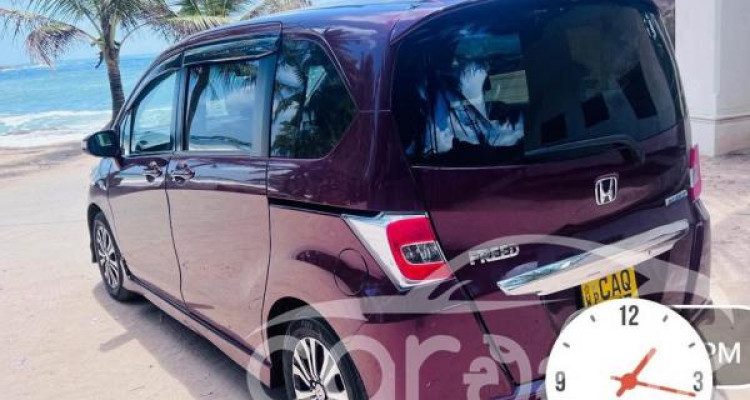 HONDA FREED 2014