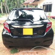 TOYOTA VITZ 2015