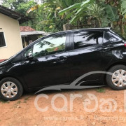 TOYOTA VITZ 2015