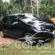 TOYOTA VITZ 2015