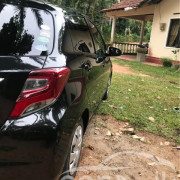 TOYOTA VITZ 2015