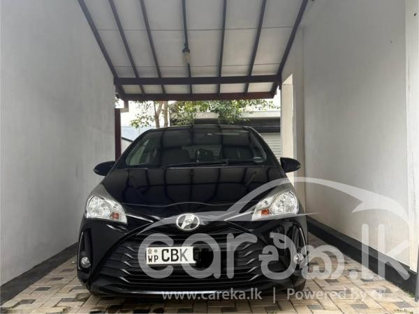 TOYOTA VITZ 2015