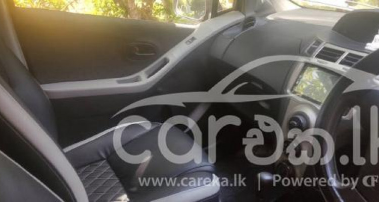 TOYOTA VITZ 2008