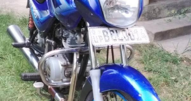 BAJAJ CT100 2015