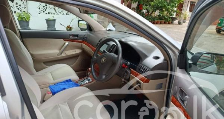 TOYOTA PREMIO 2011