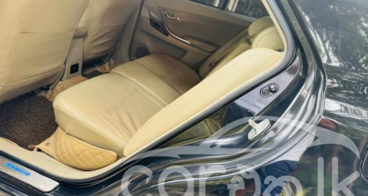 TOYOTA PREMIO 2009