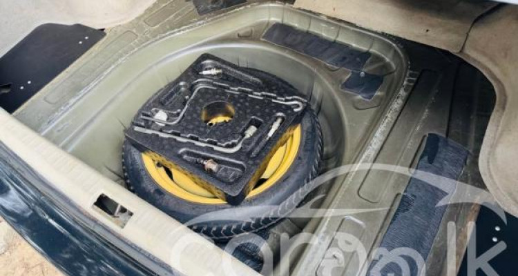 TOYOTA PREMIO 2009