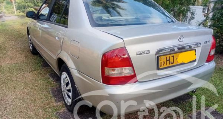 MAZDA FAMILIA 2000