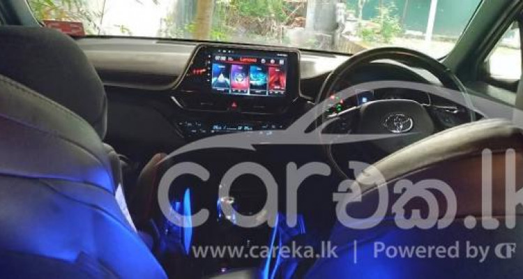 TOYOTA C-HR 2017