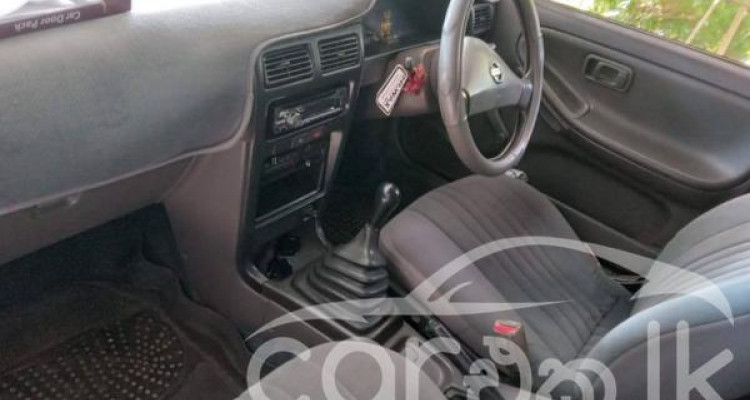 MAZDA FAMILIA 323 1996
