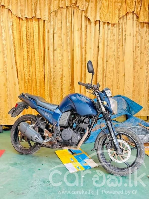 YAMAHA FZ V1 2012