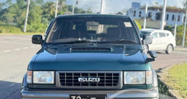 ISUZU BIGHORN 2000