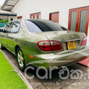 NISSAN CEFIRO 2001